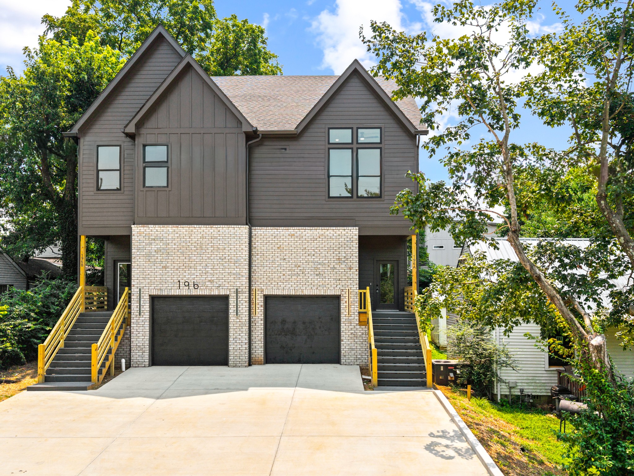 196B Queen Ave