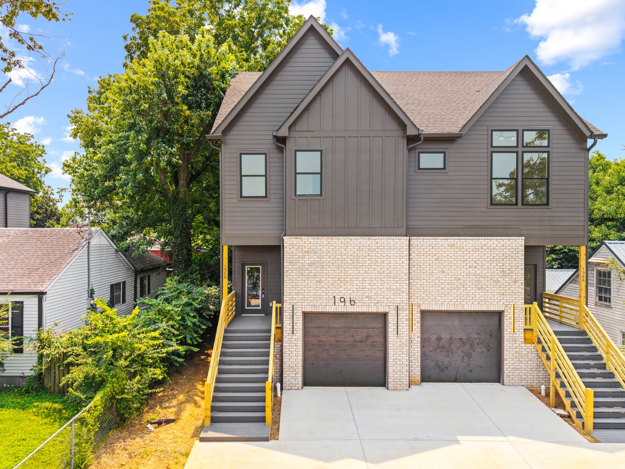 196A Queen Ave