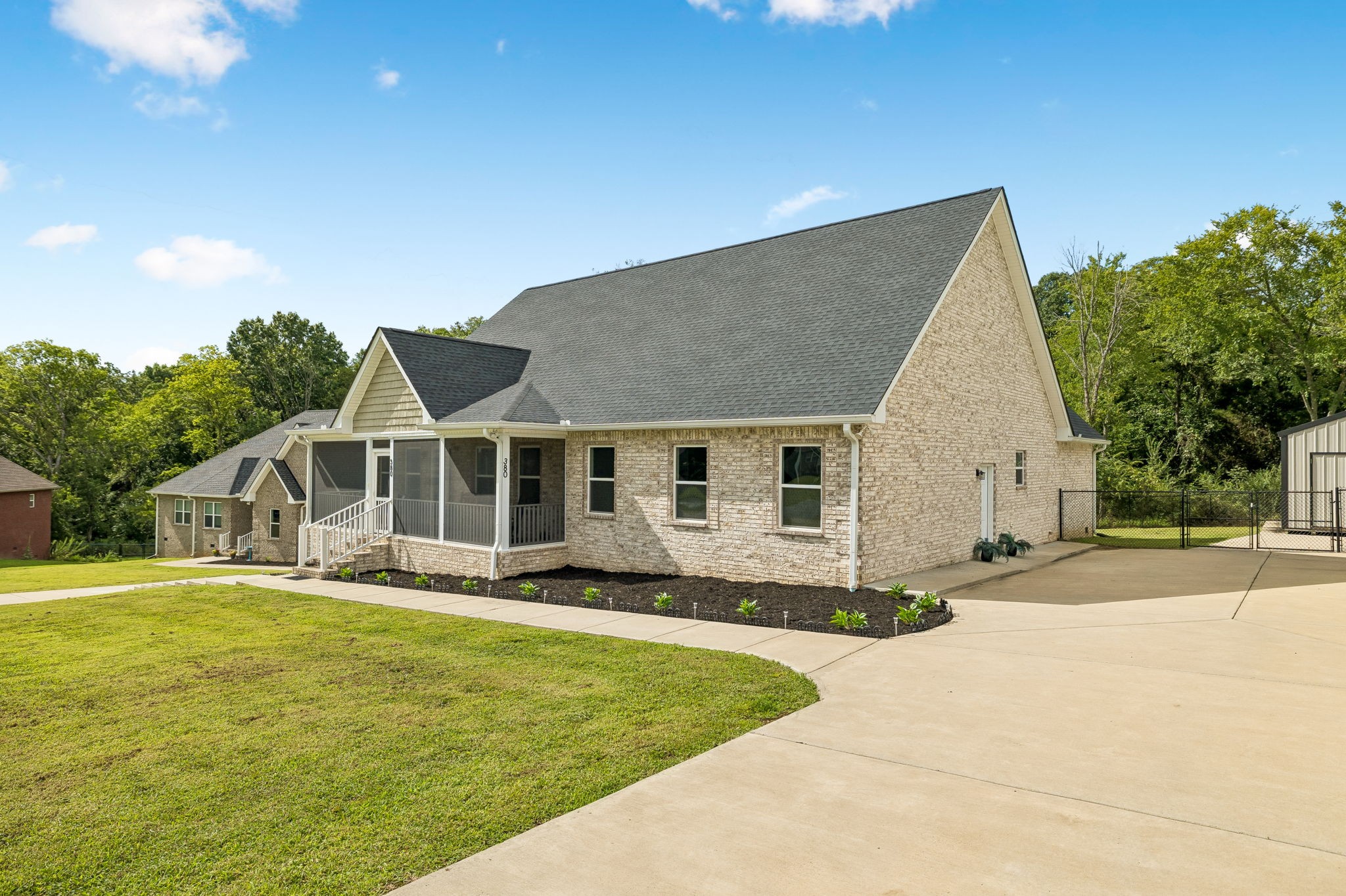 380 Mockingbird Ln