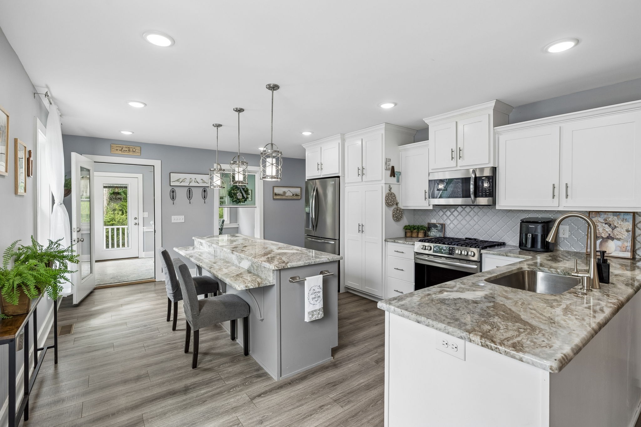 380 Mockingbird Ln