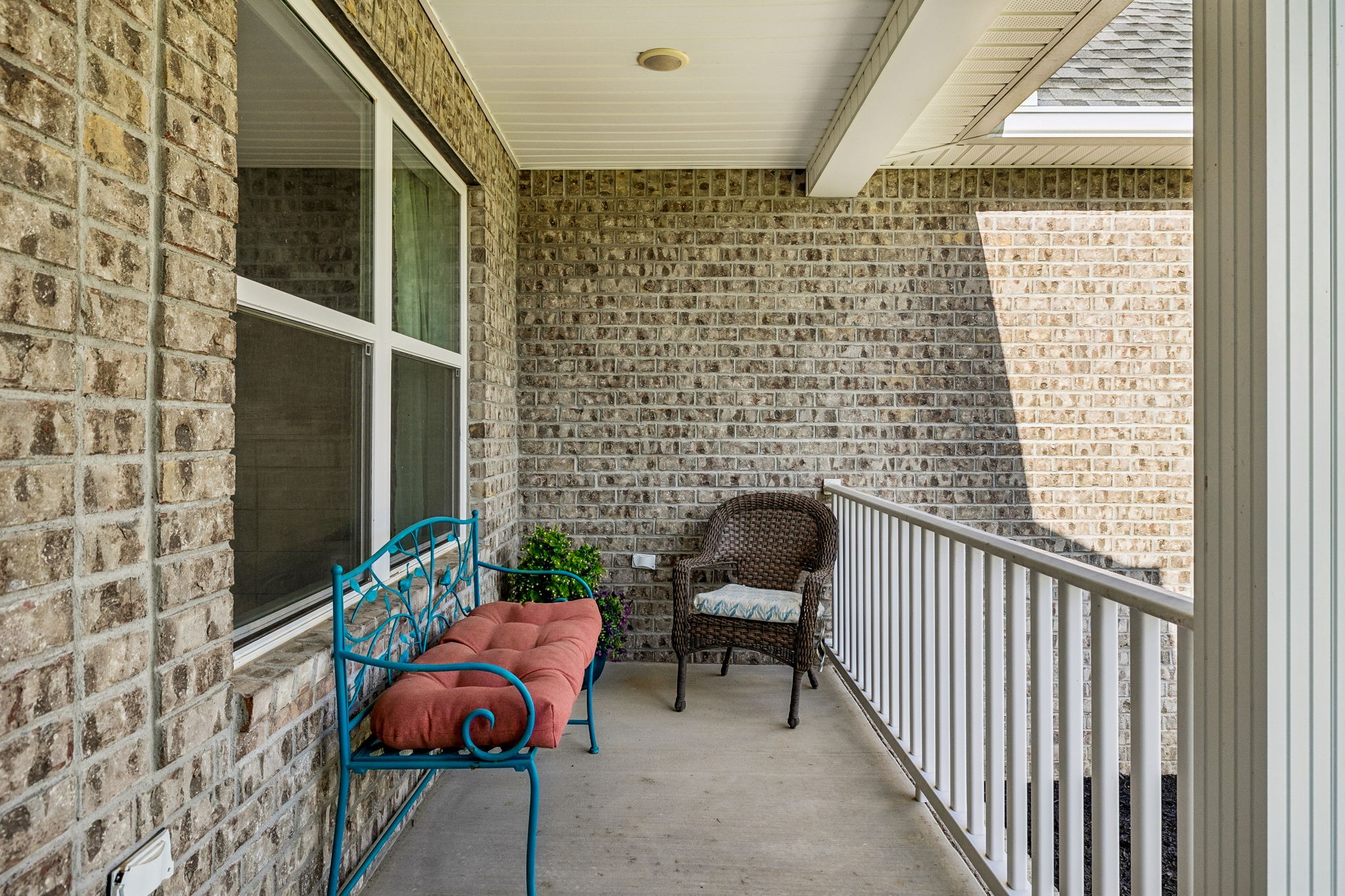 400 Mockingbird Ln