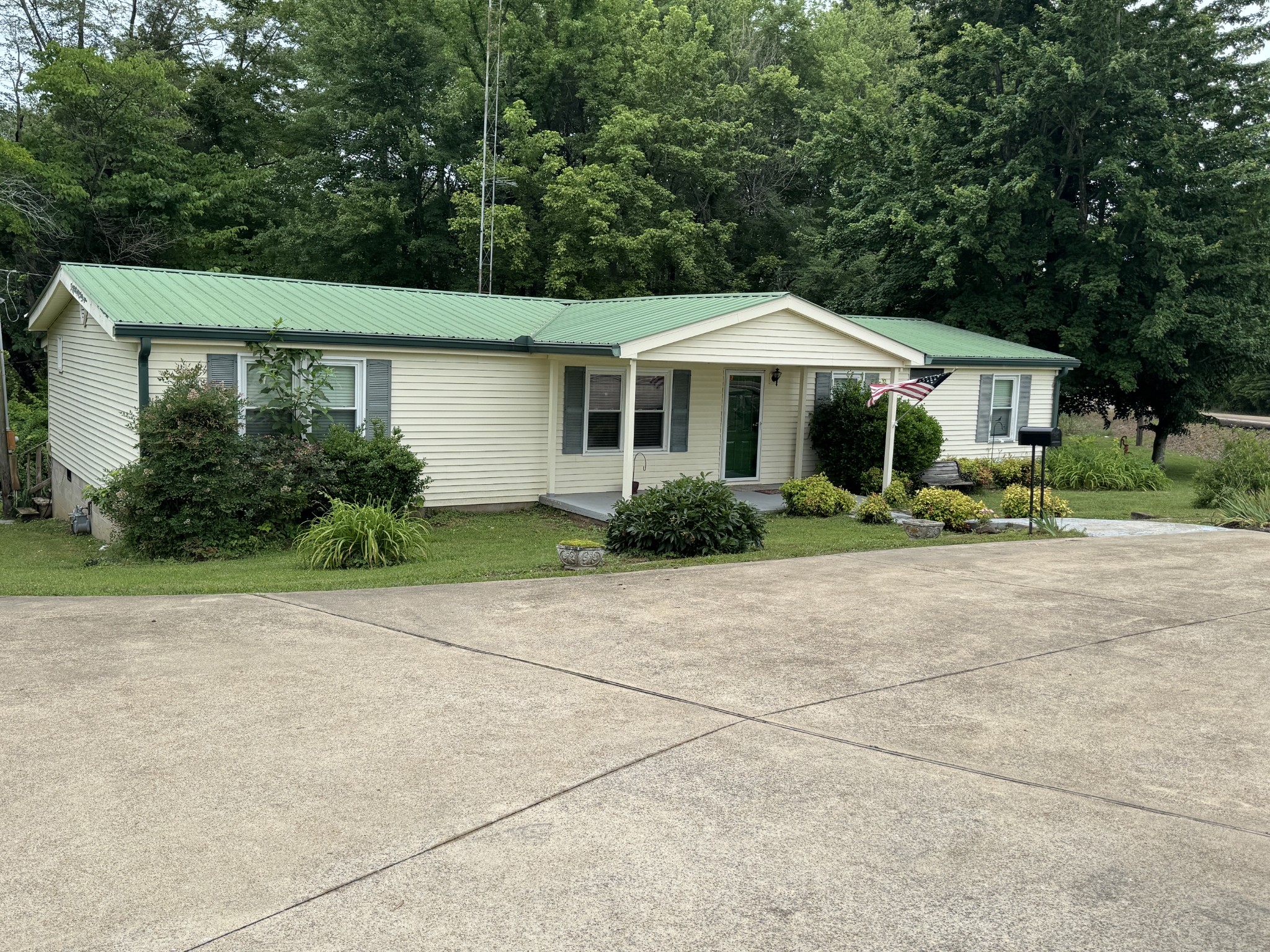 6165 Highway 69, N