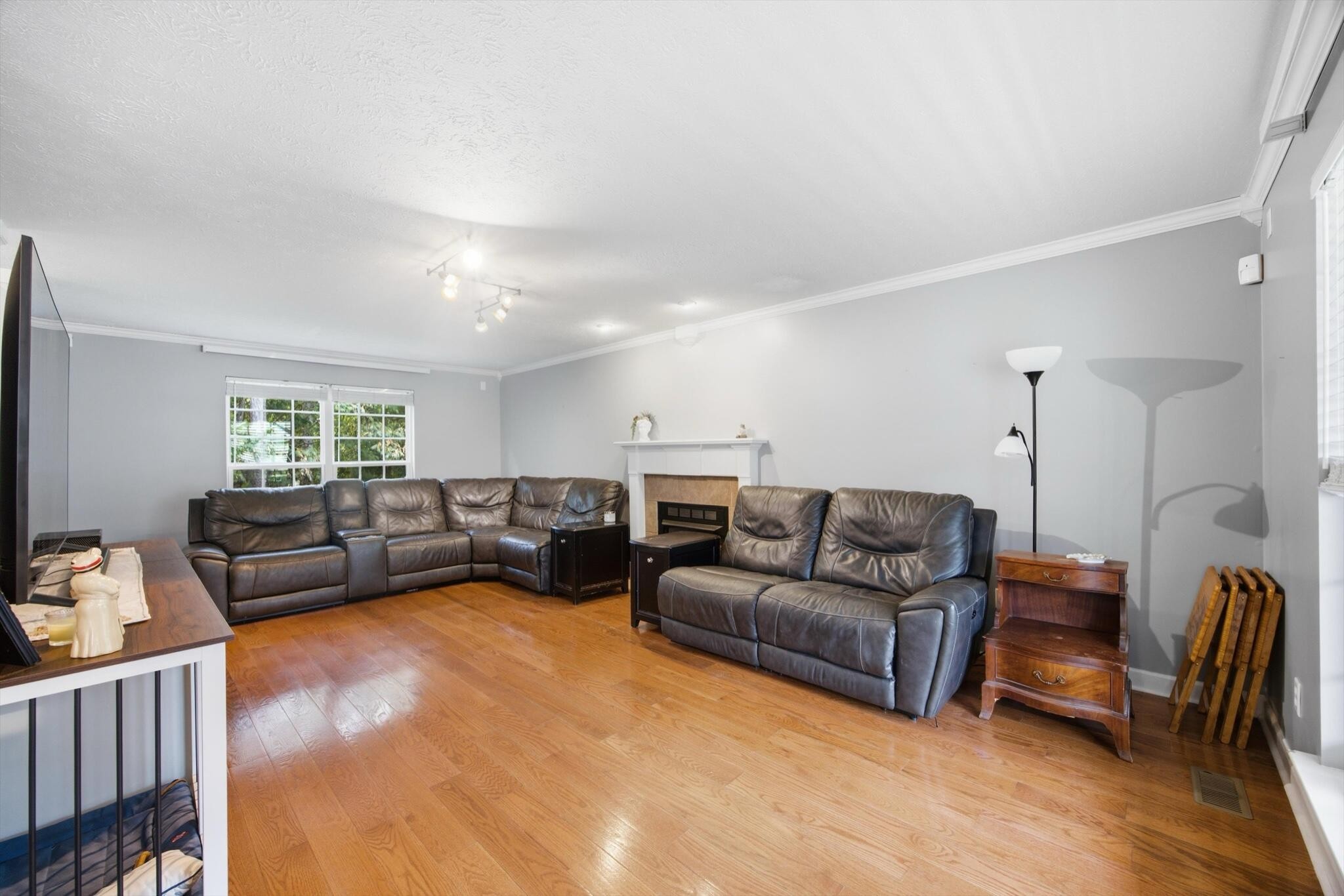 57 Woodbury Court