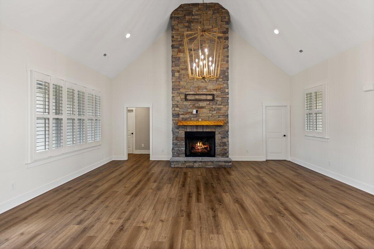 232 Winding Glen Drive, NW