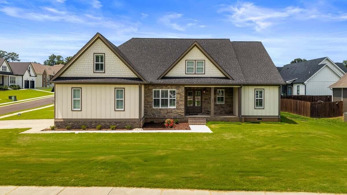 232 Winding Glen Drive, NW