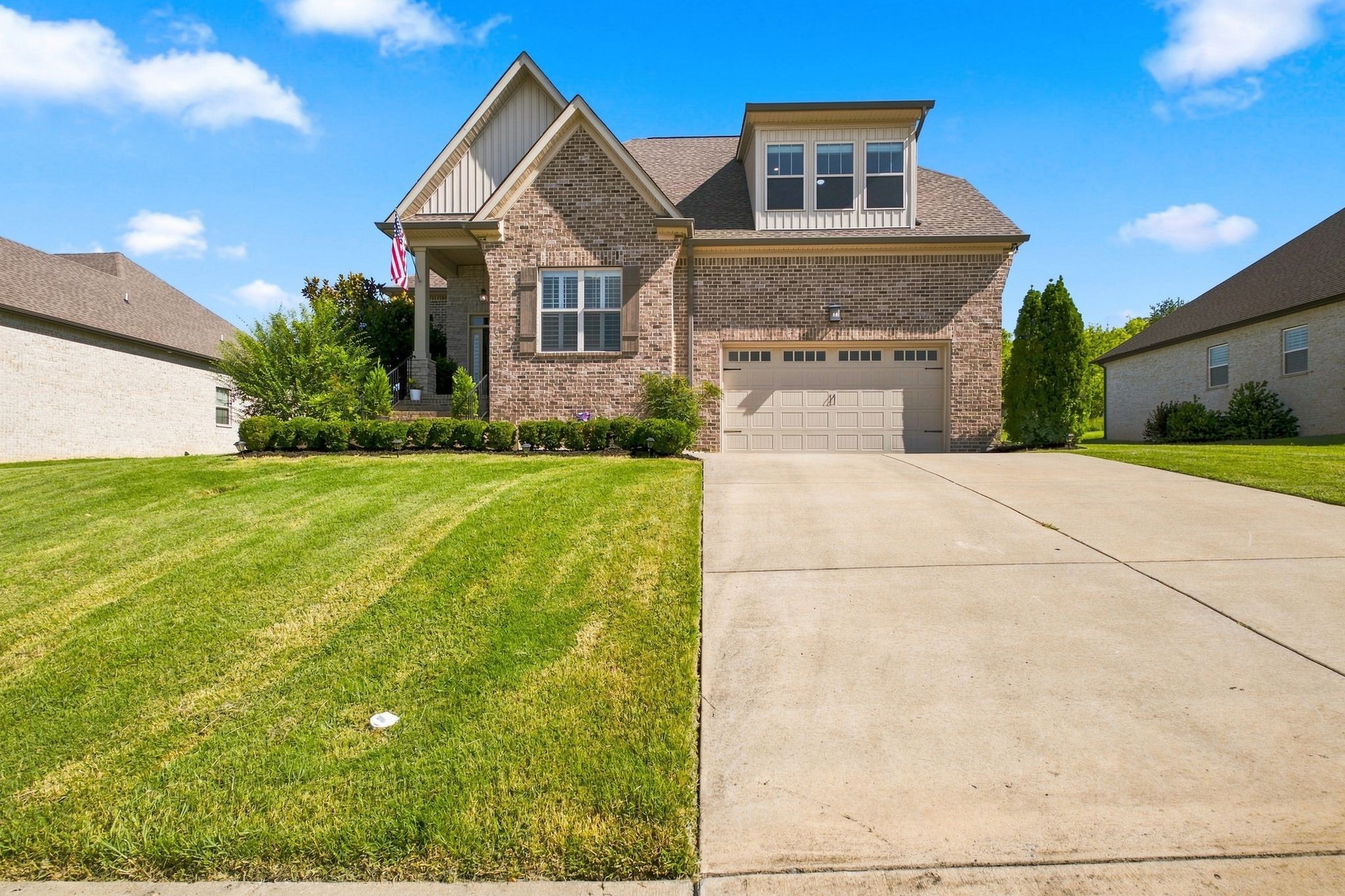 323 Hathaway Ln