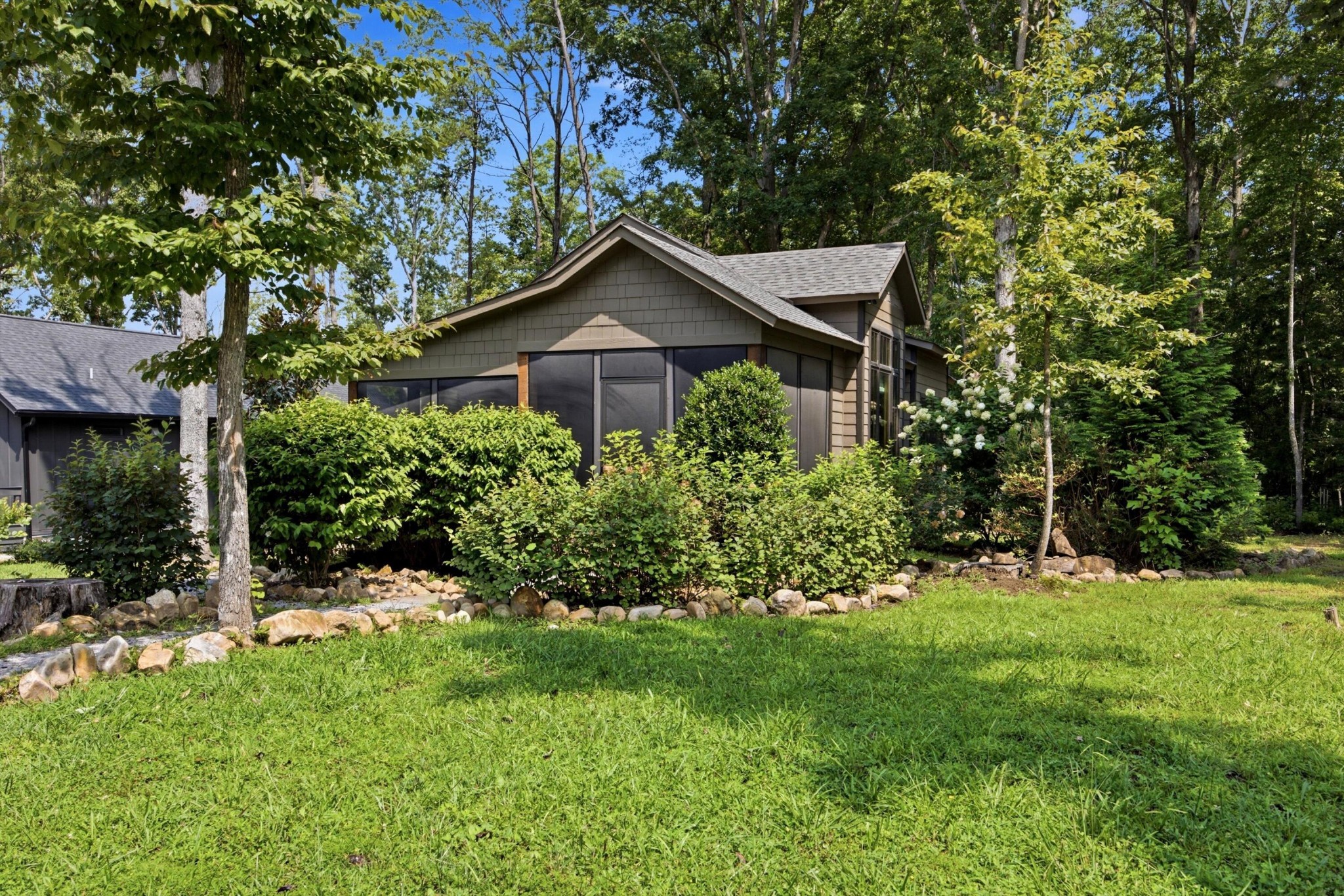 292 Waters Edge Way