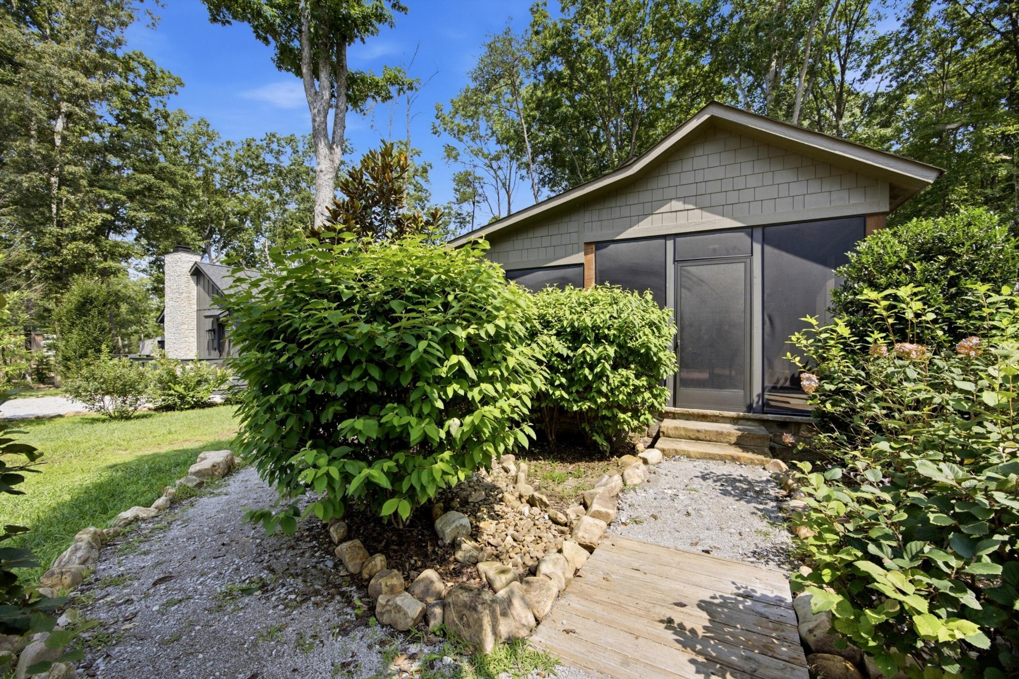 292 Waters Edge Way