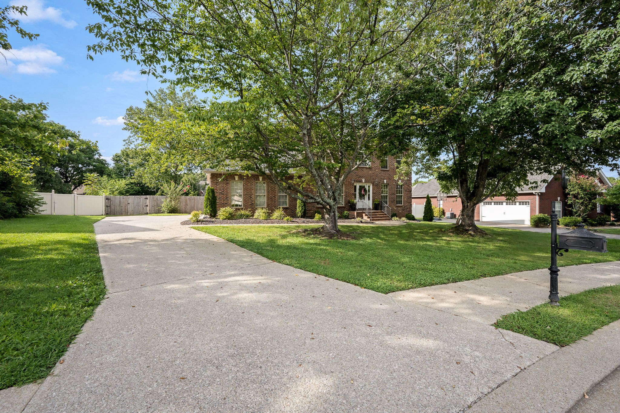 212 Comer Cir