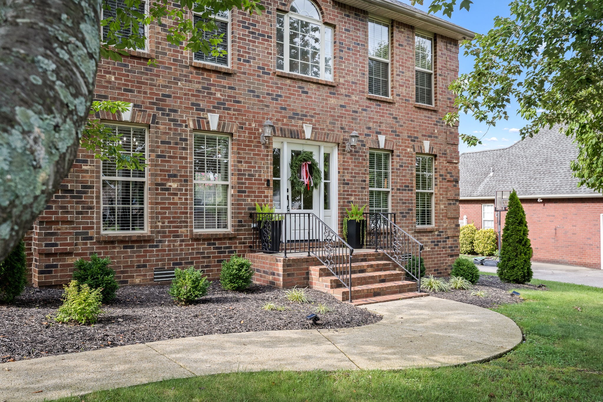 212 Comer Cir