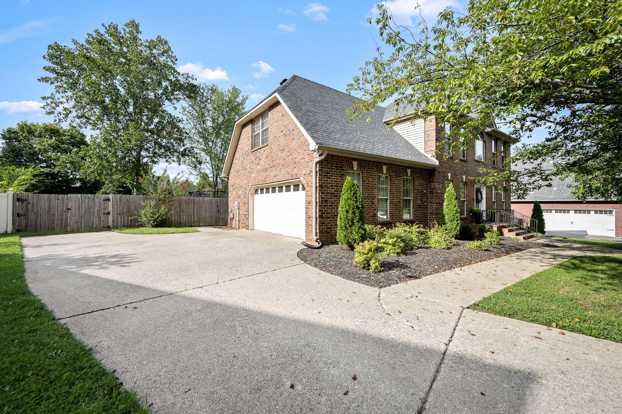 212 Comer Cir