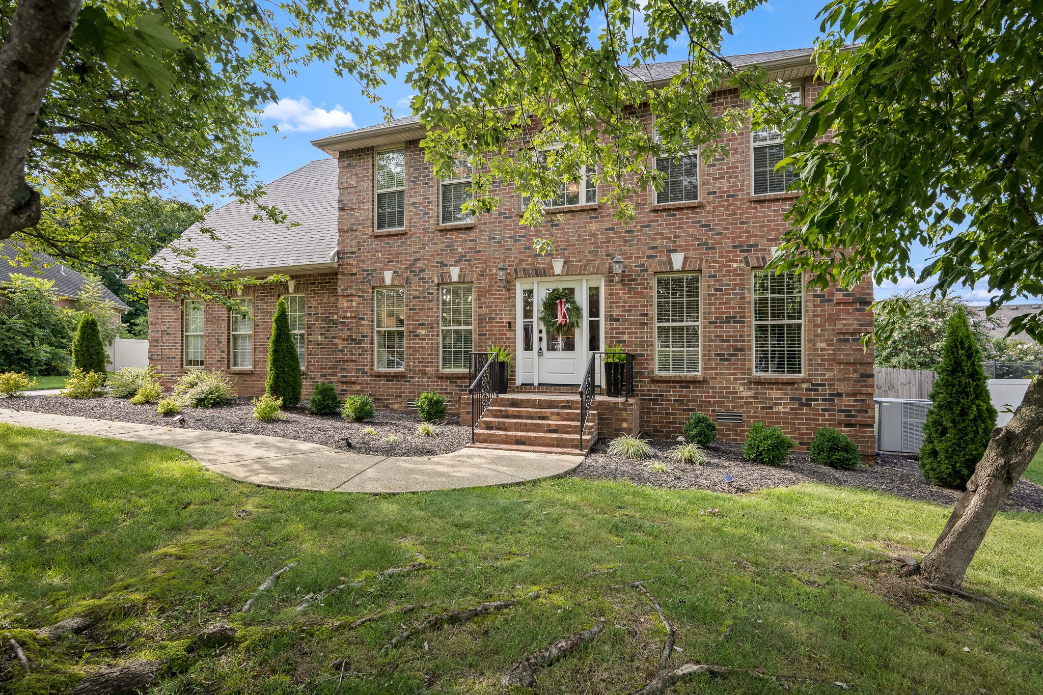 212 Comer Cir