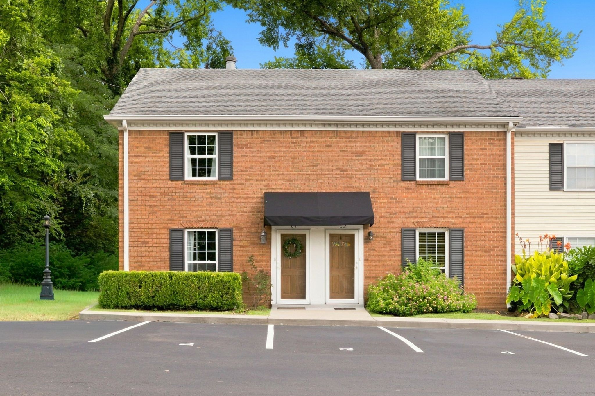 200 N Royal Oaks Blvd