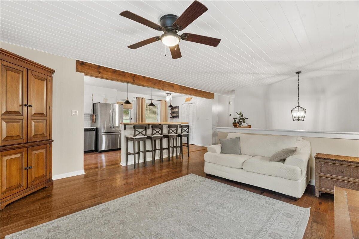 3744 Hilldale Drive, NE