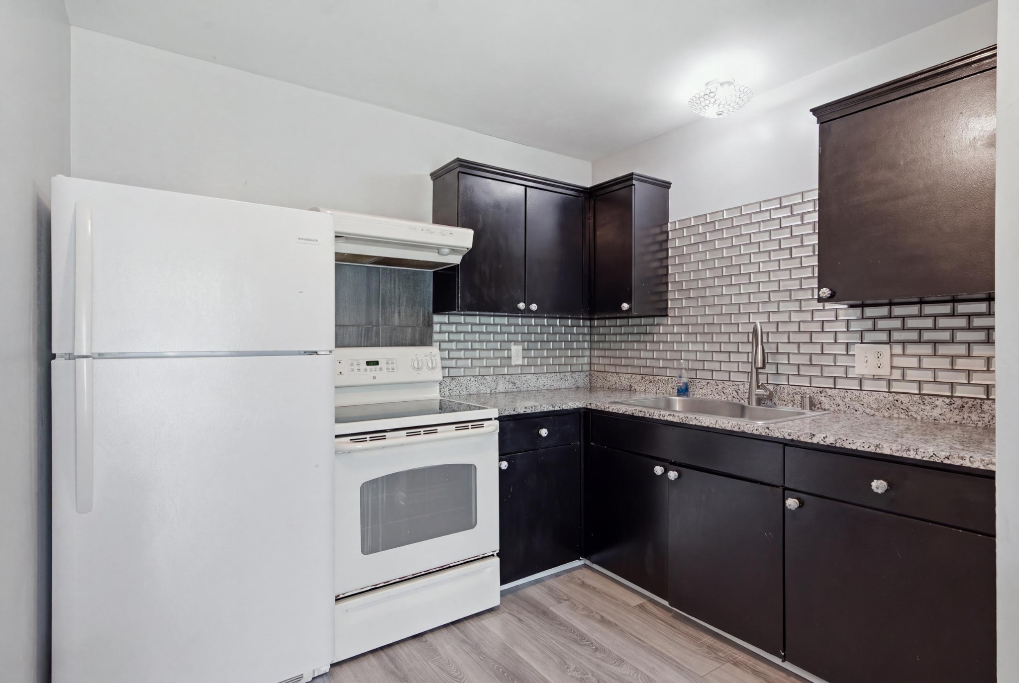 613 Hillsboro Rd