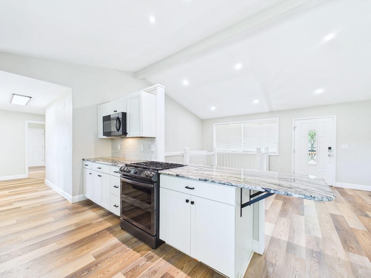 206 Hot Water Road