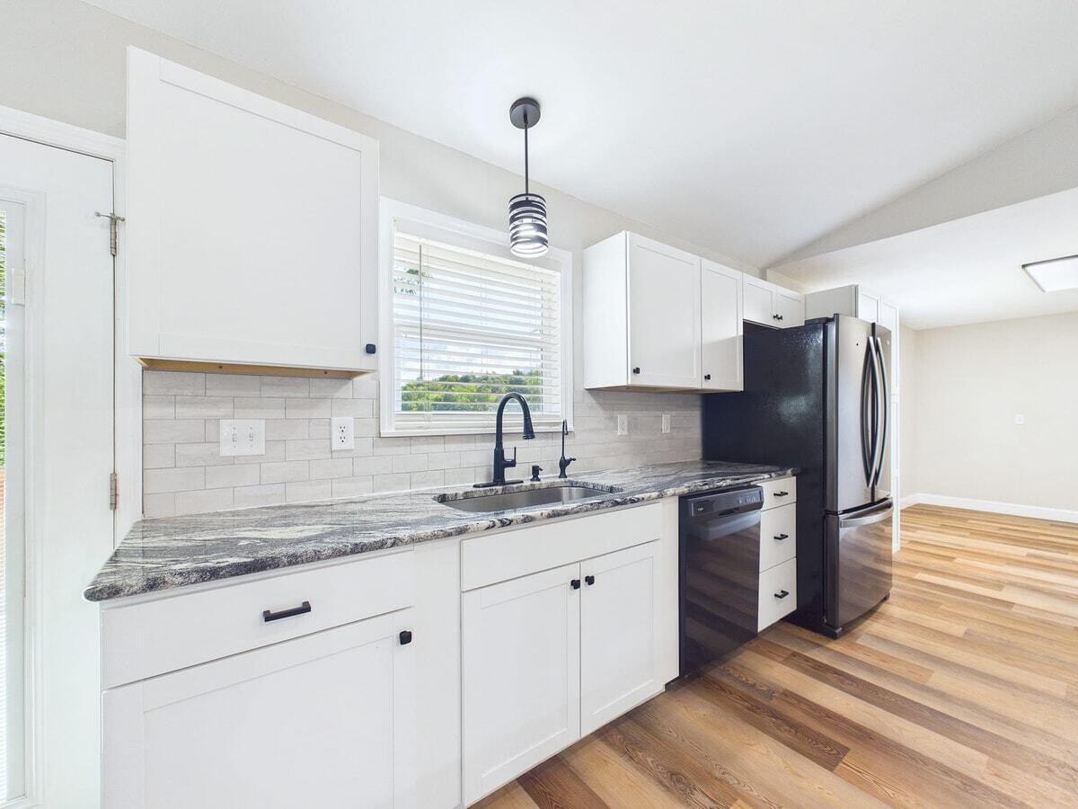 206 Hot Water Road