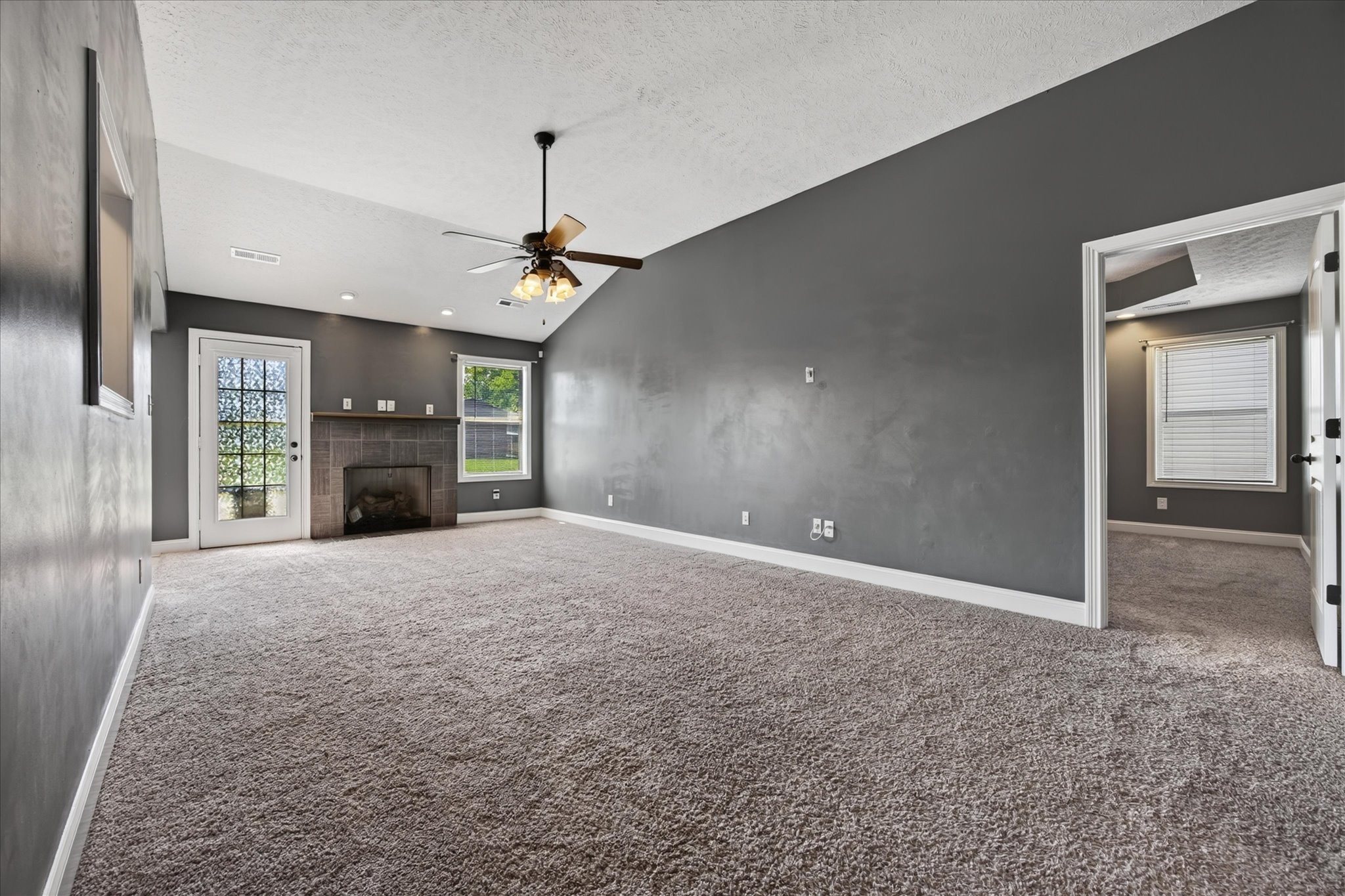 846 Shelton Cir