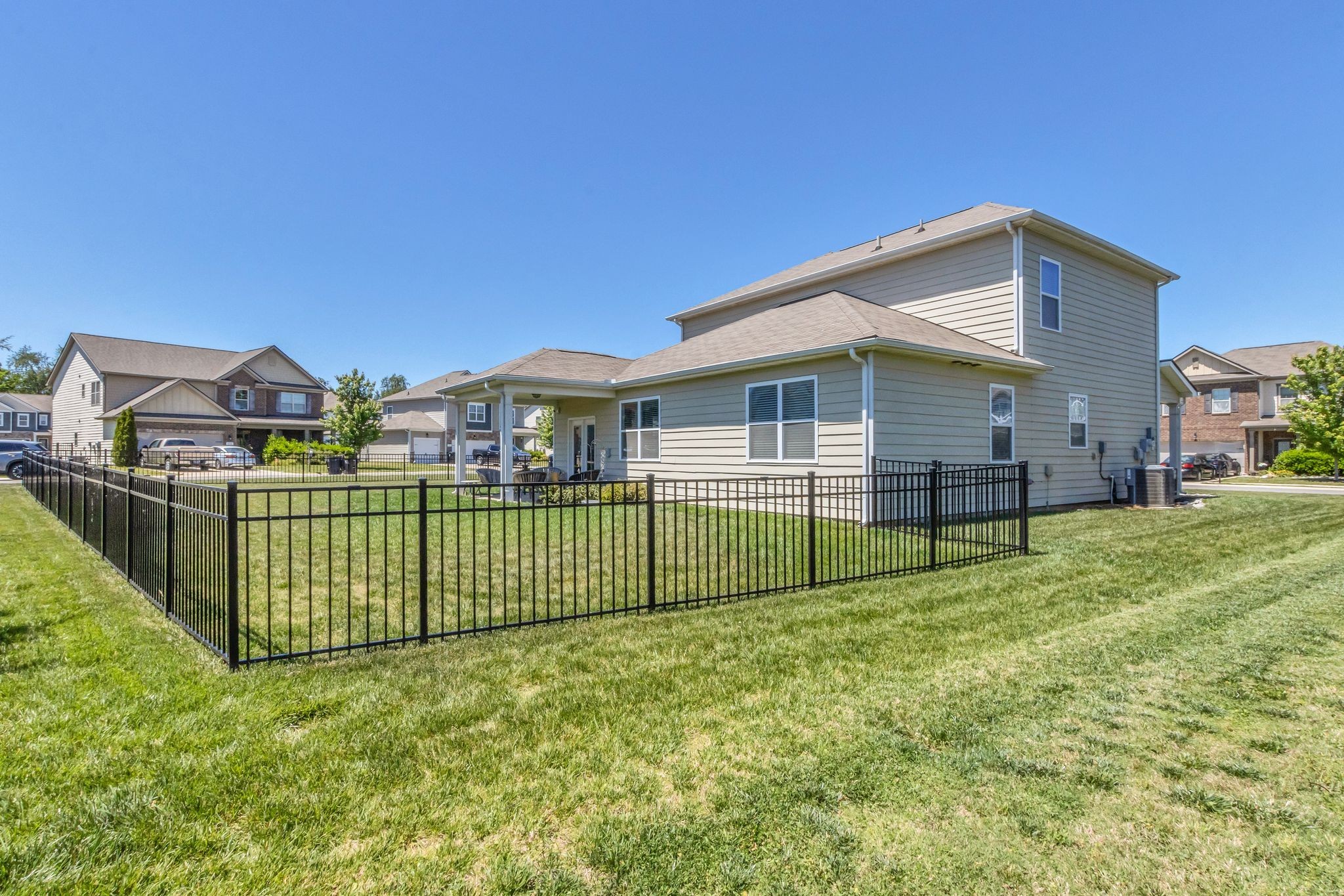 3713 Sweetbriar Ave