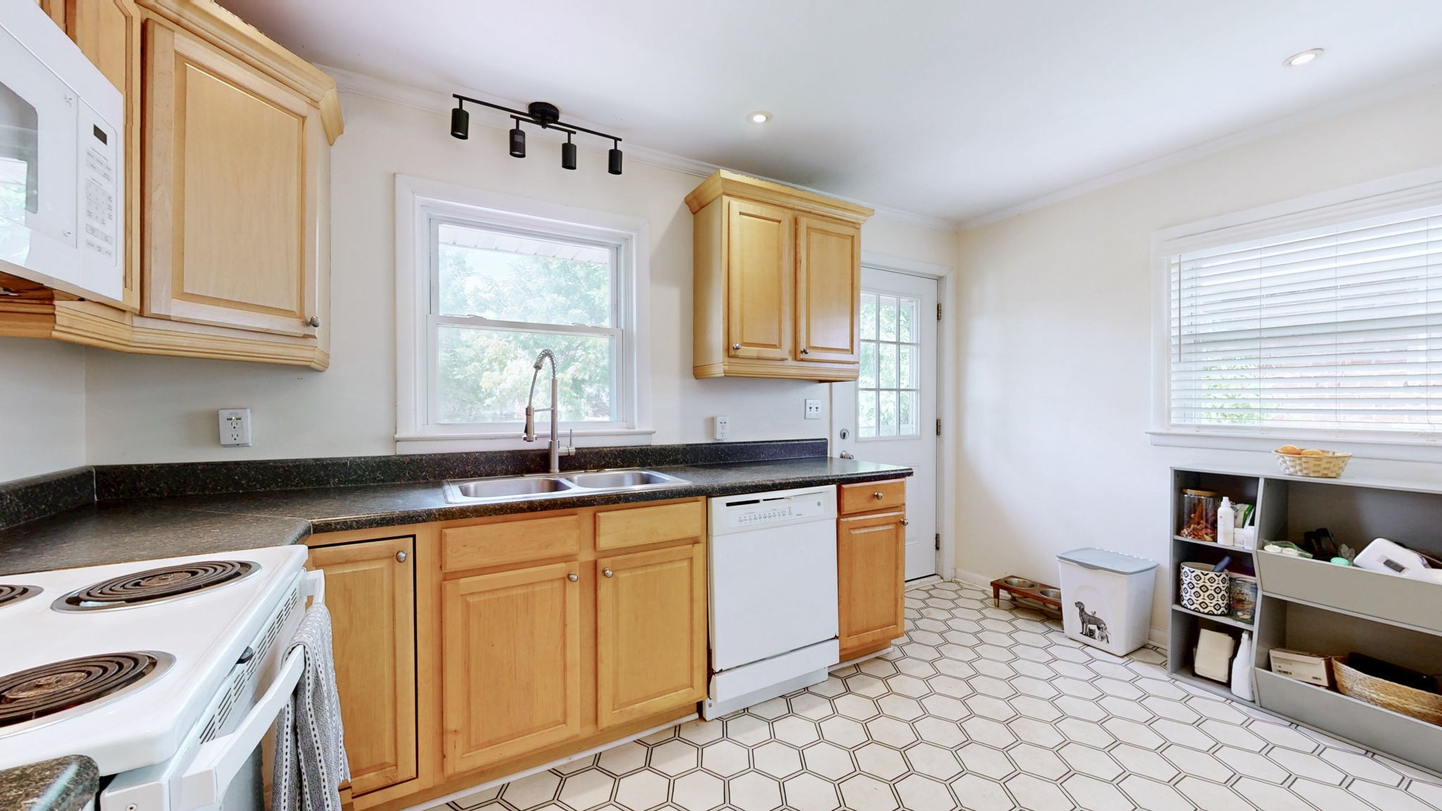 1119 Glenview Dr
