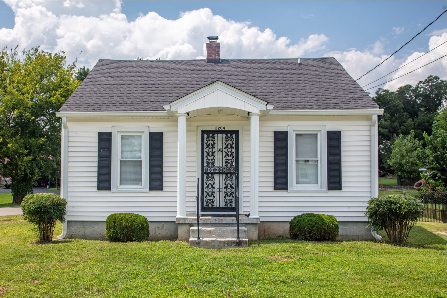 2204 Denham Ave