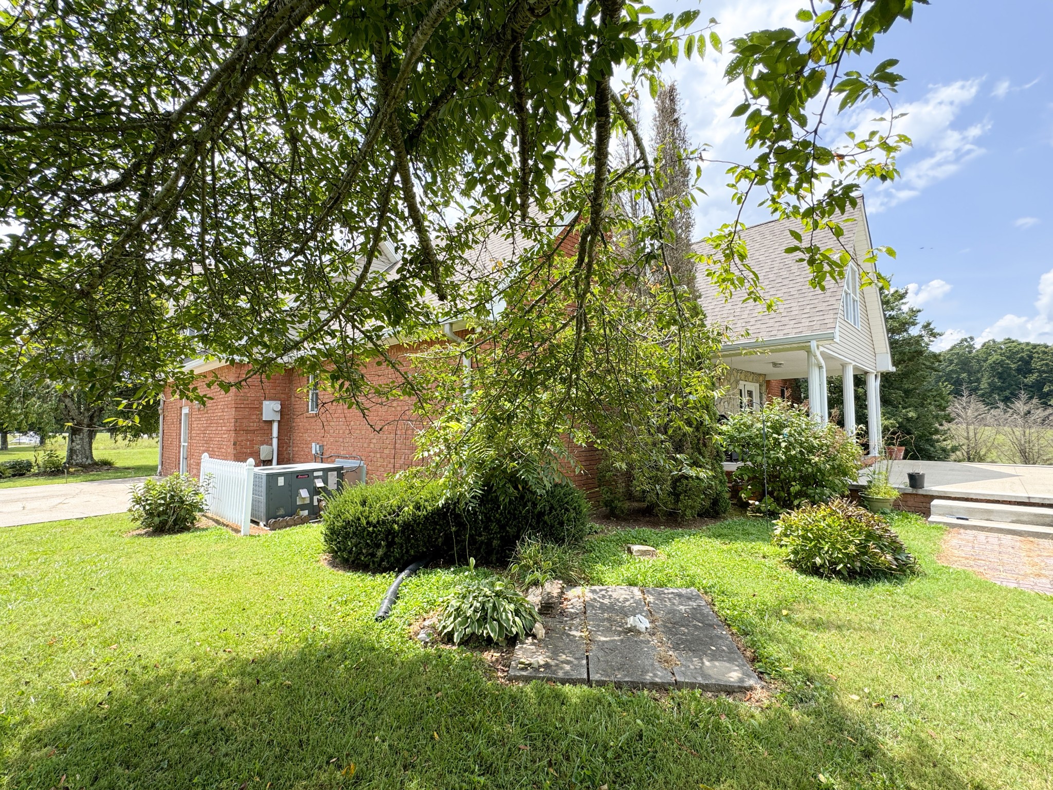 6606 Highway 52, W
