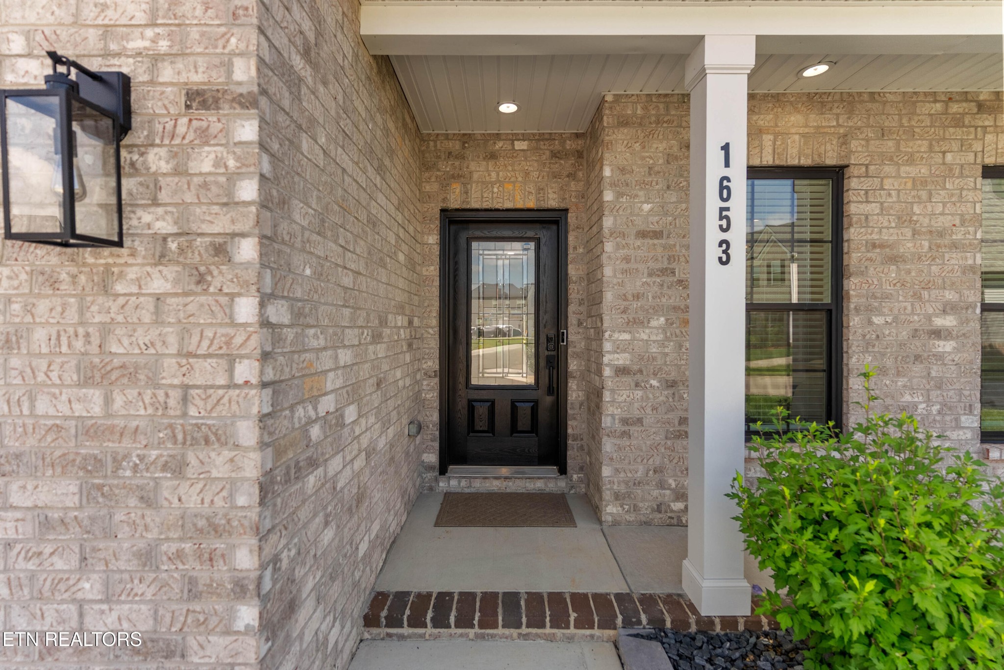 1653 Sugar Cane Lane