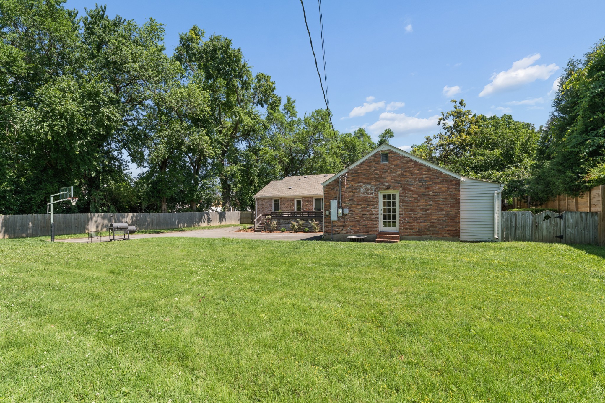 105 Brookfield Ave