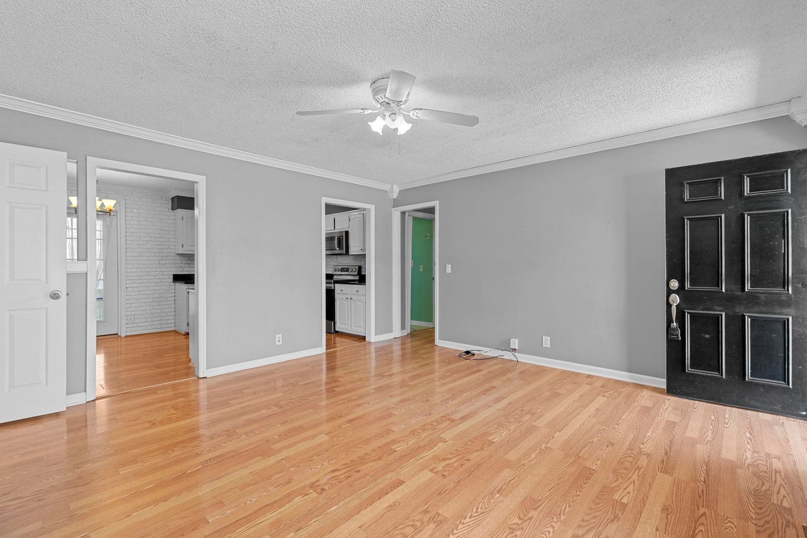 604 Highland View Ct