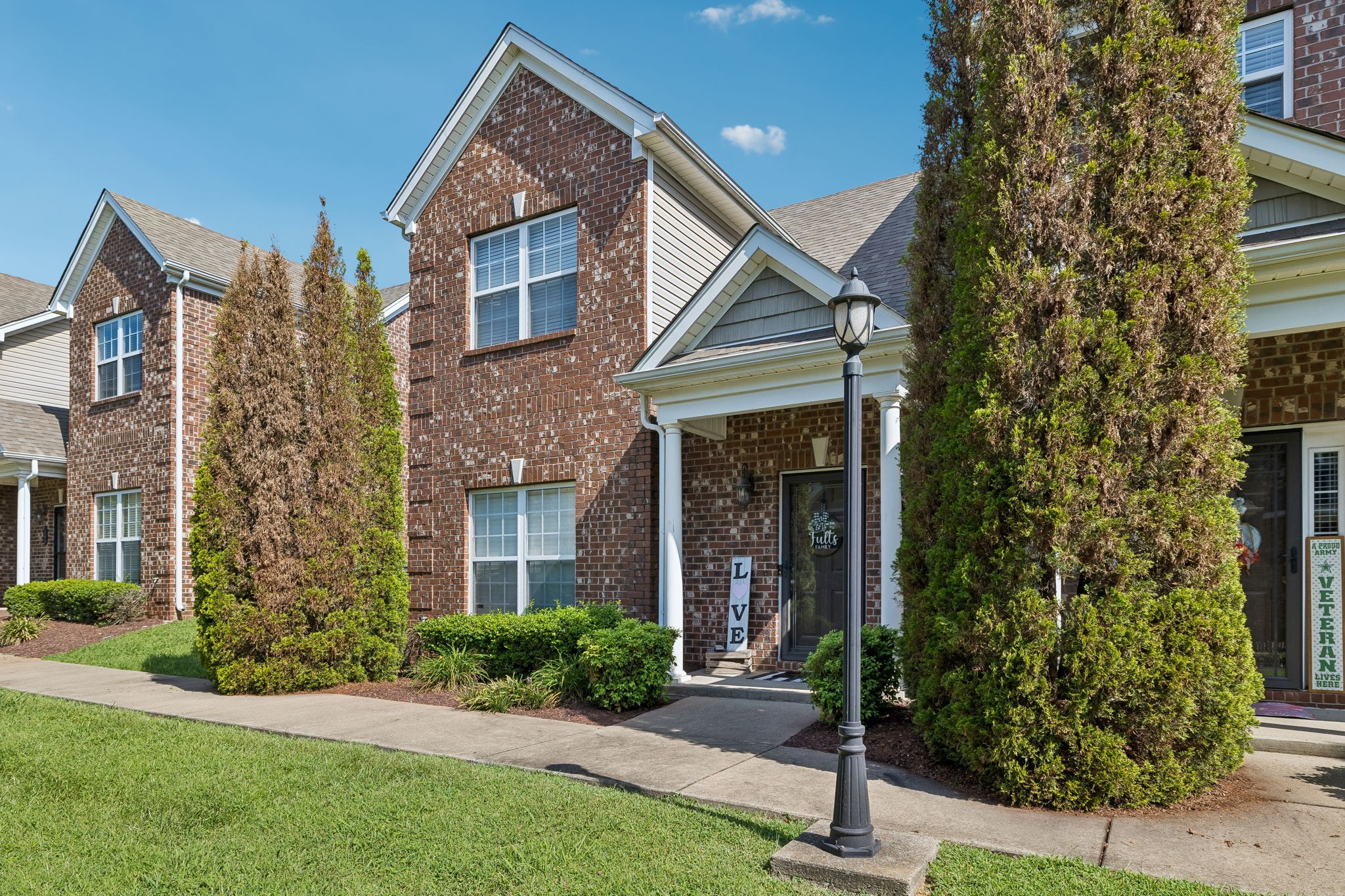 341 Rowlette Cir