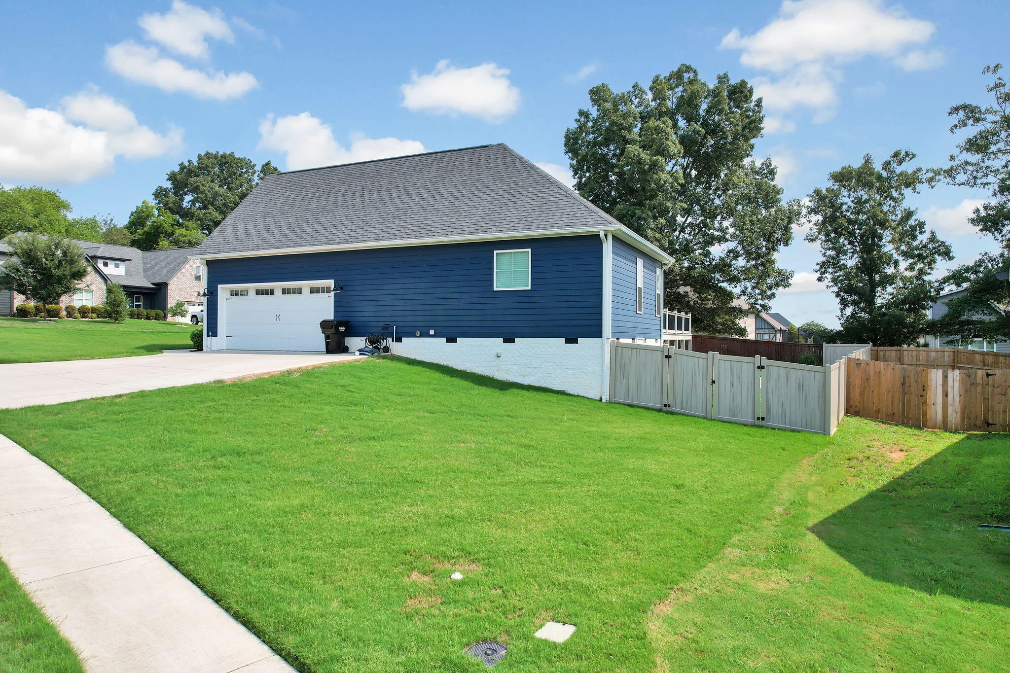 229 Eagle Creek Road, NW