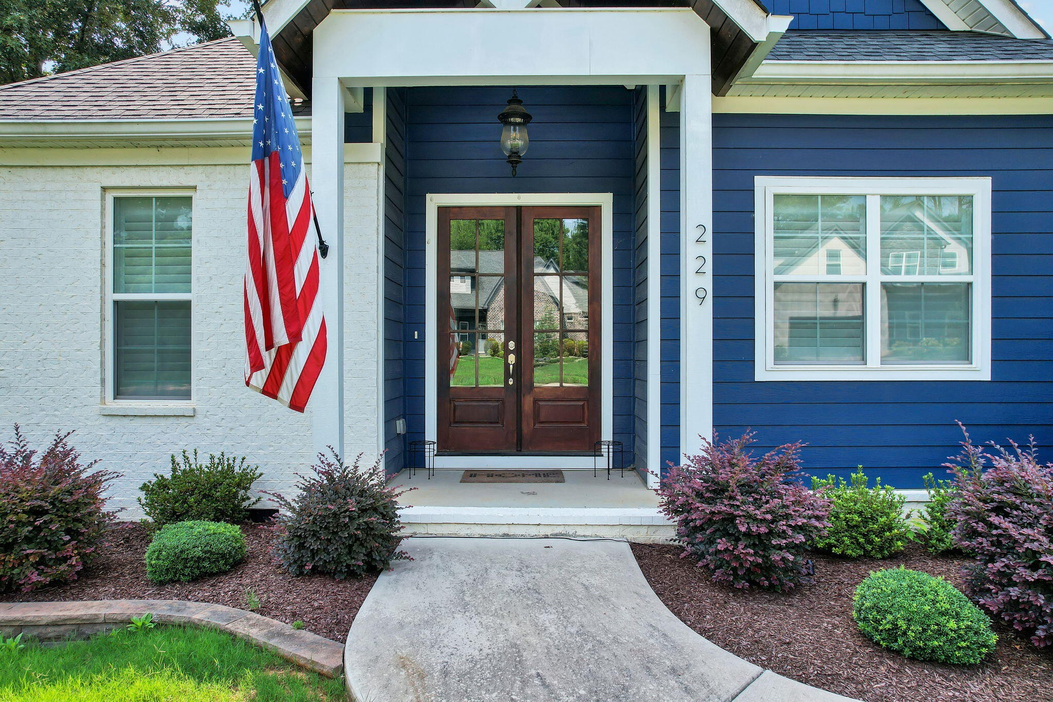229 Eagle Creek Road, NW
