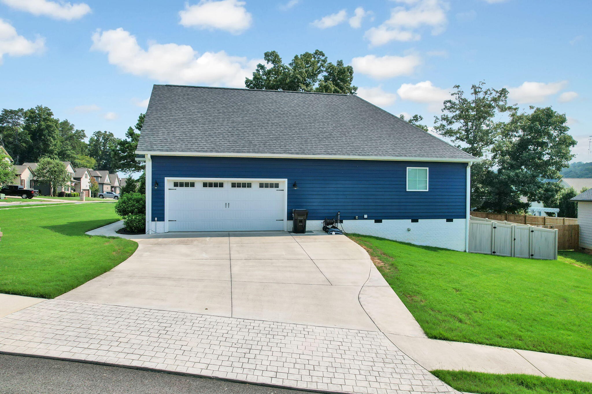 229 Eagle Creek Road, NW