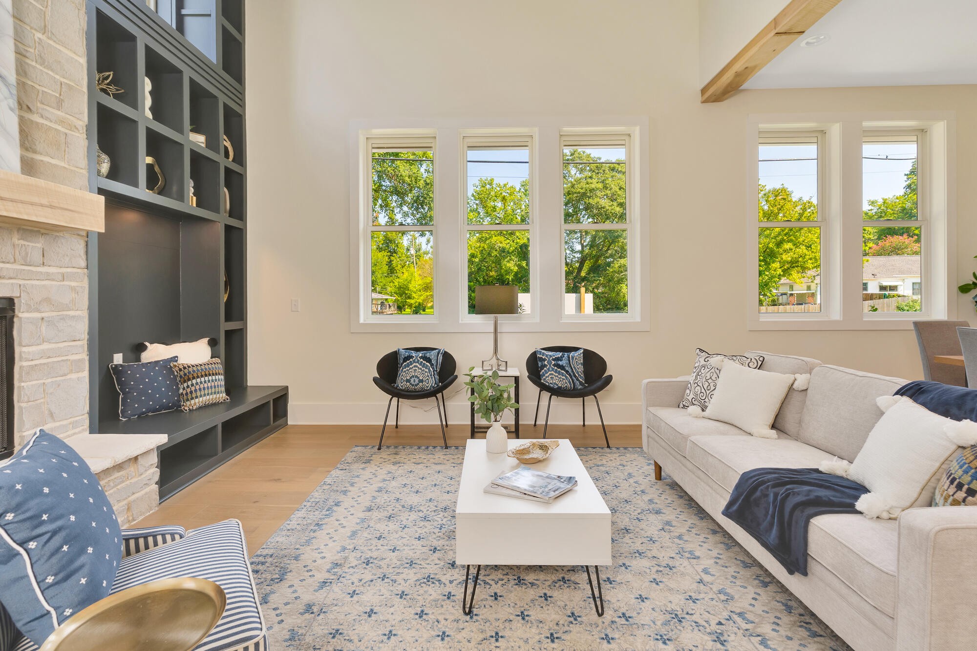 1402 W 55th Street
