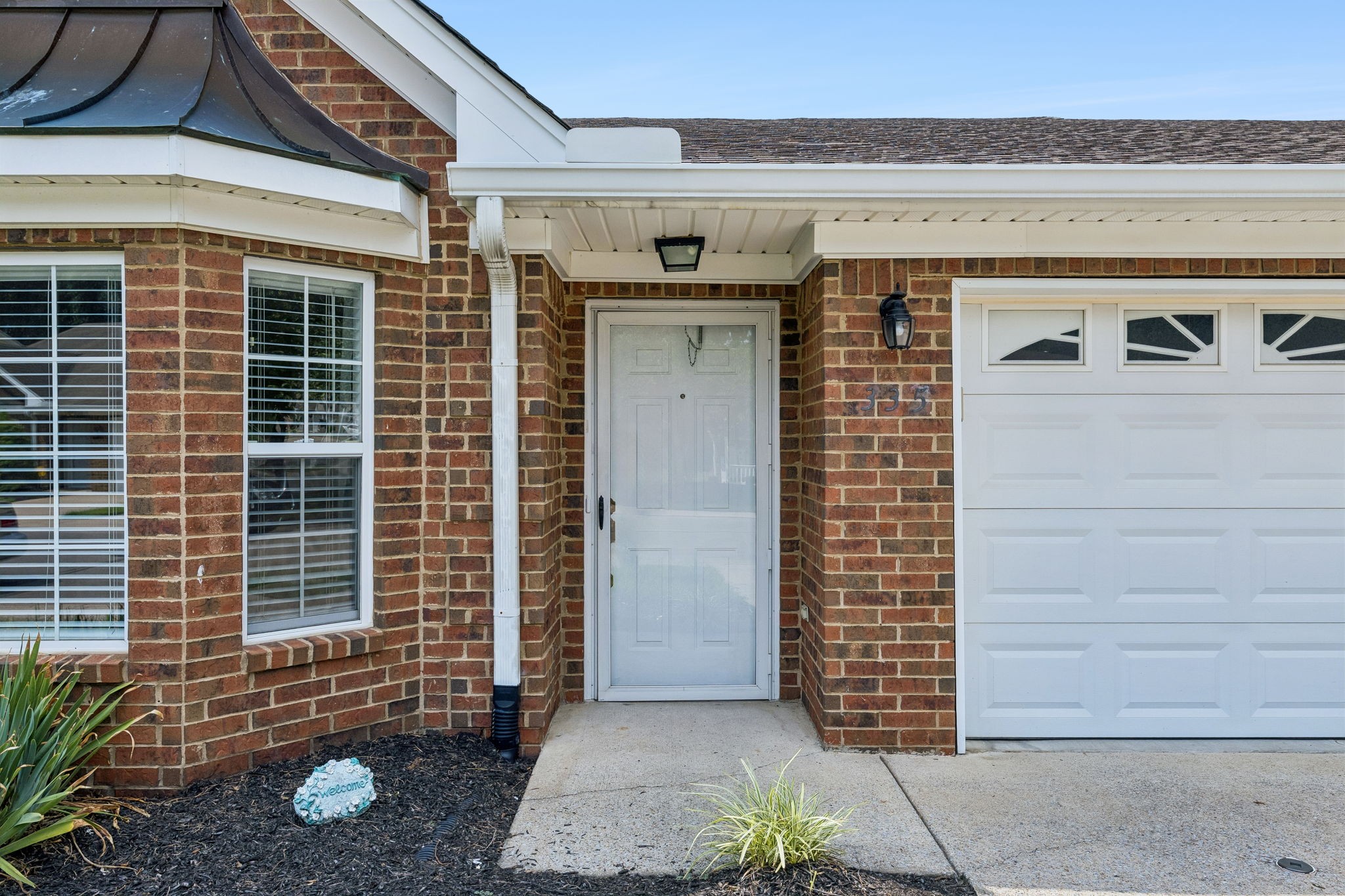 335 Forest Glen Cir