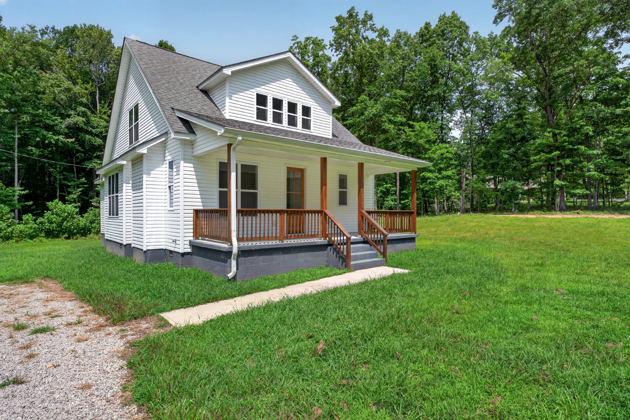 1023 W Laurel Way