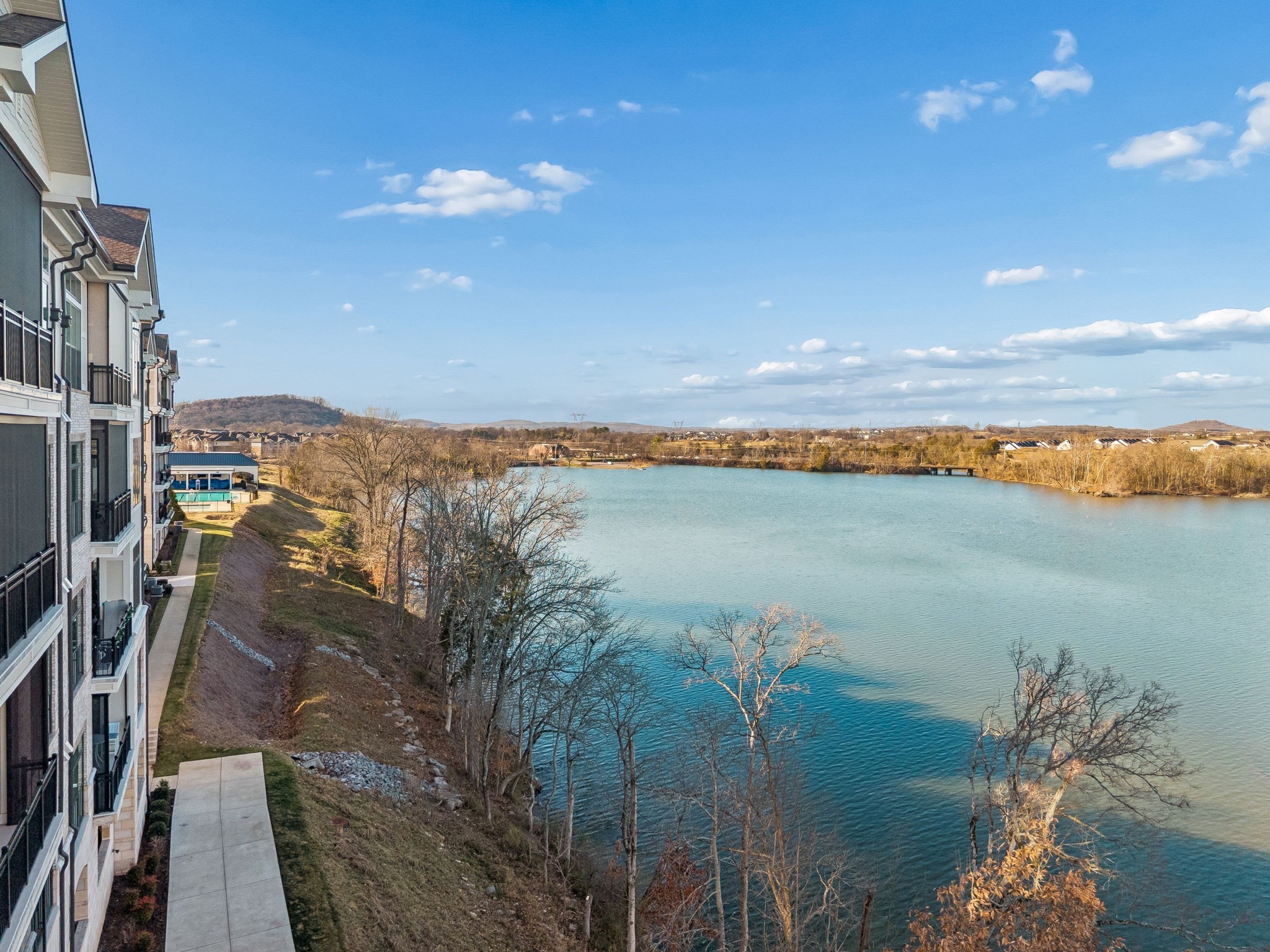 1024 Club View Dr