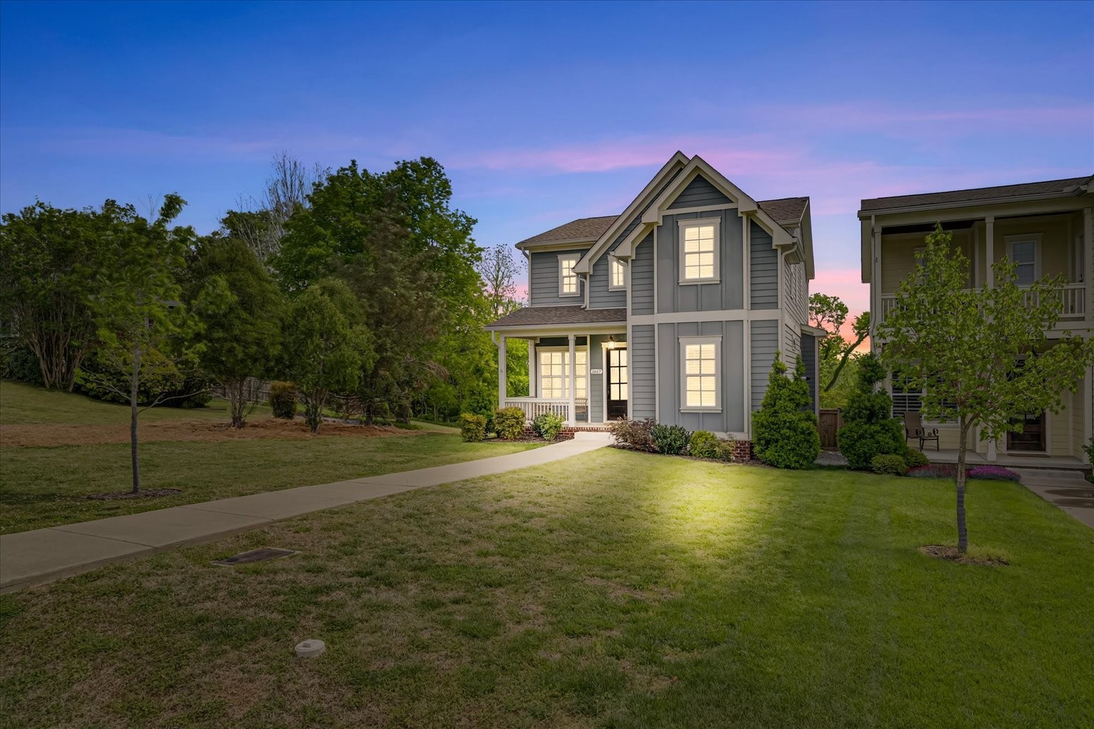 2617 Barclay Dr