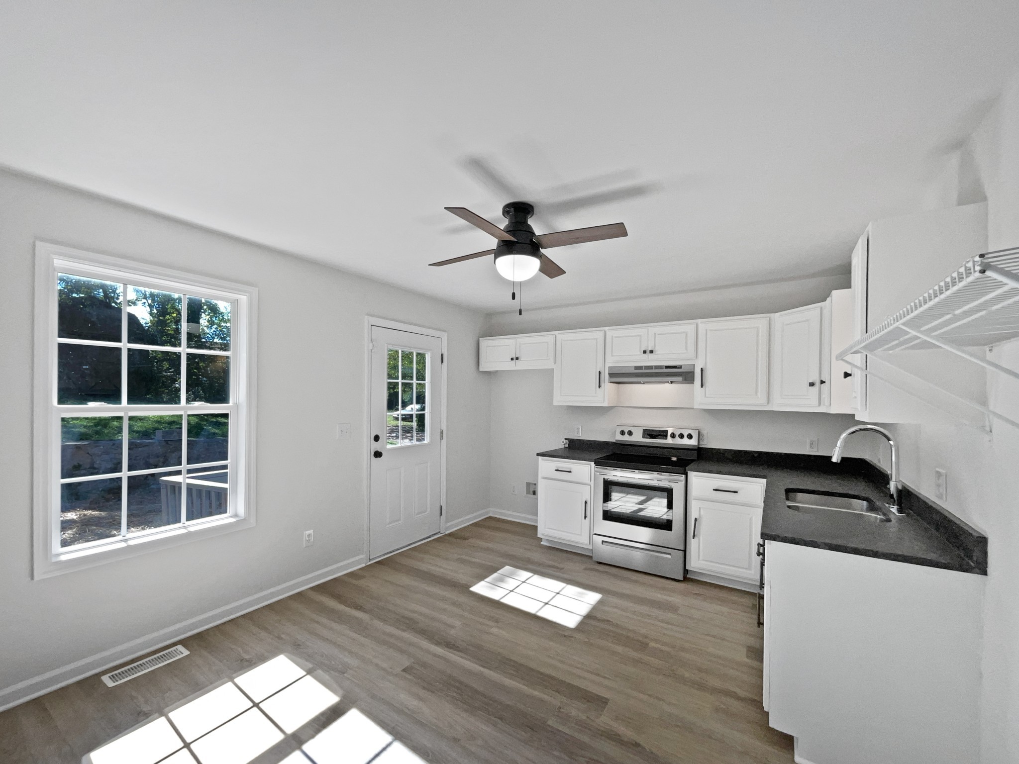 513 W 5th St