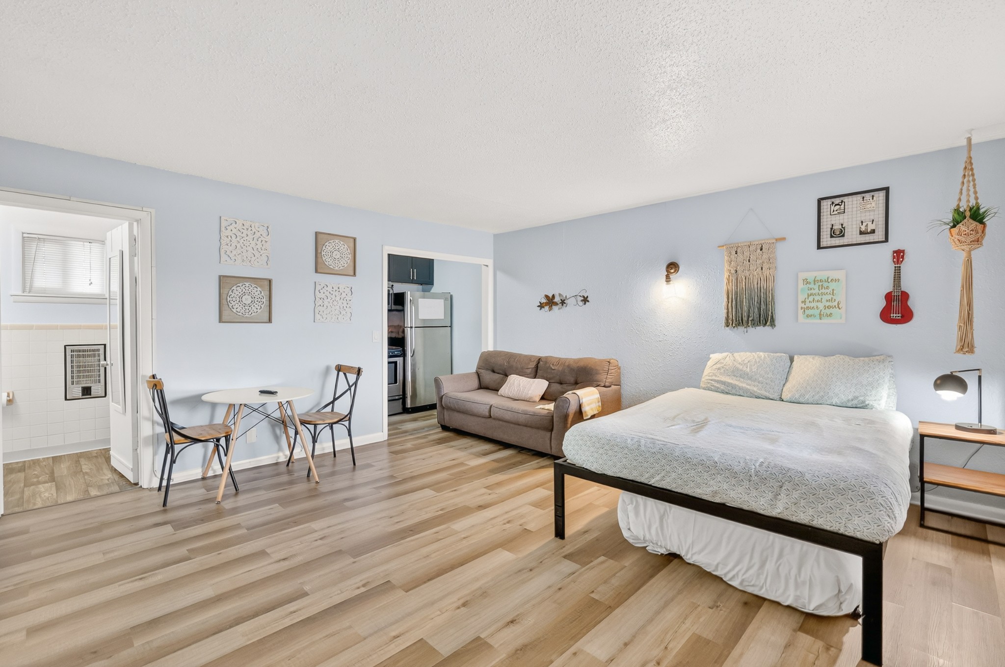 803 Hillview Hts