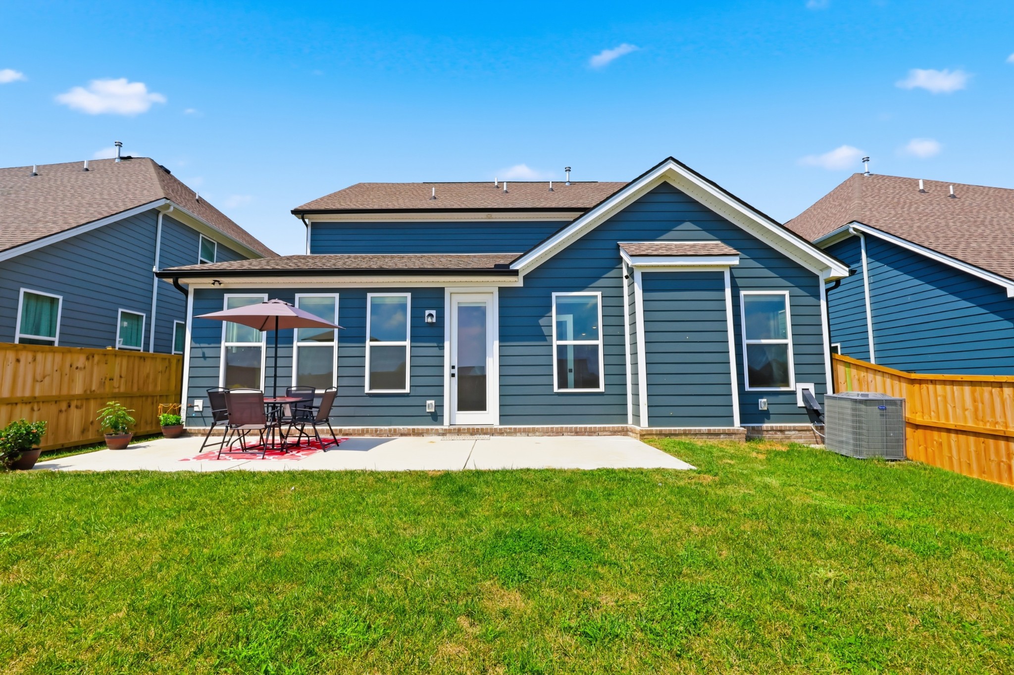 846 Sugarbush Ln