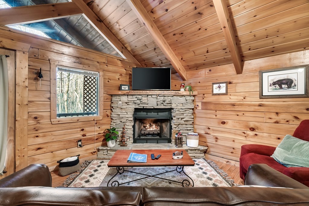 2315 E VIEW Drive