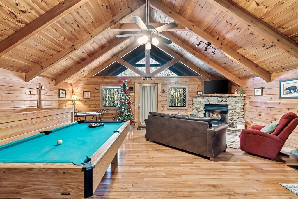 2315 E VIEW Drive