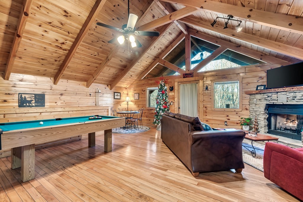 2315 E VIEW Drive