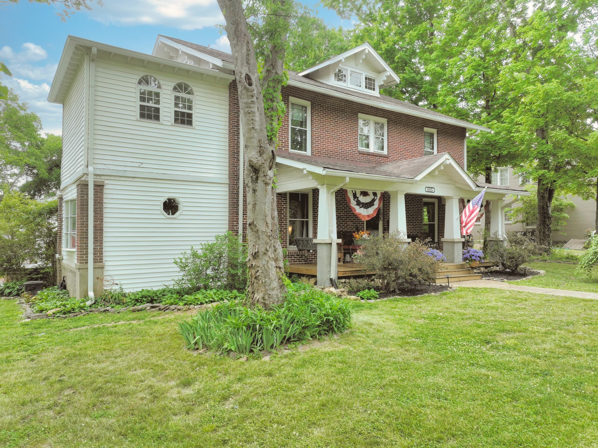 655 E Main St