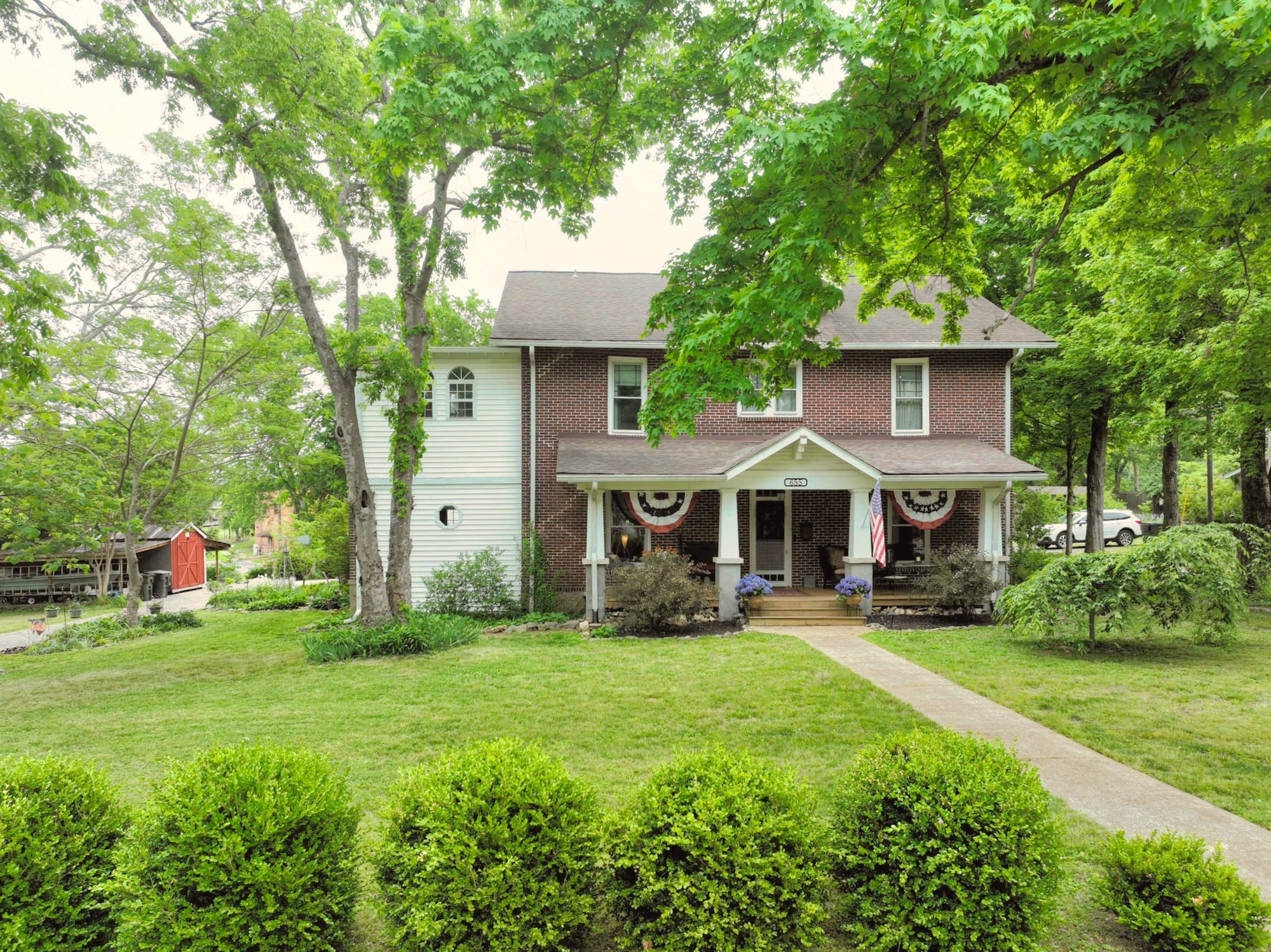 655 E Main St