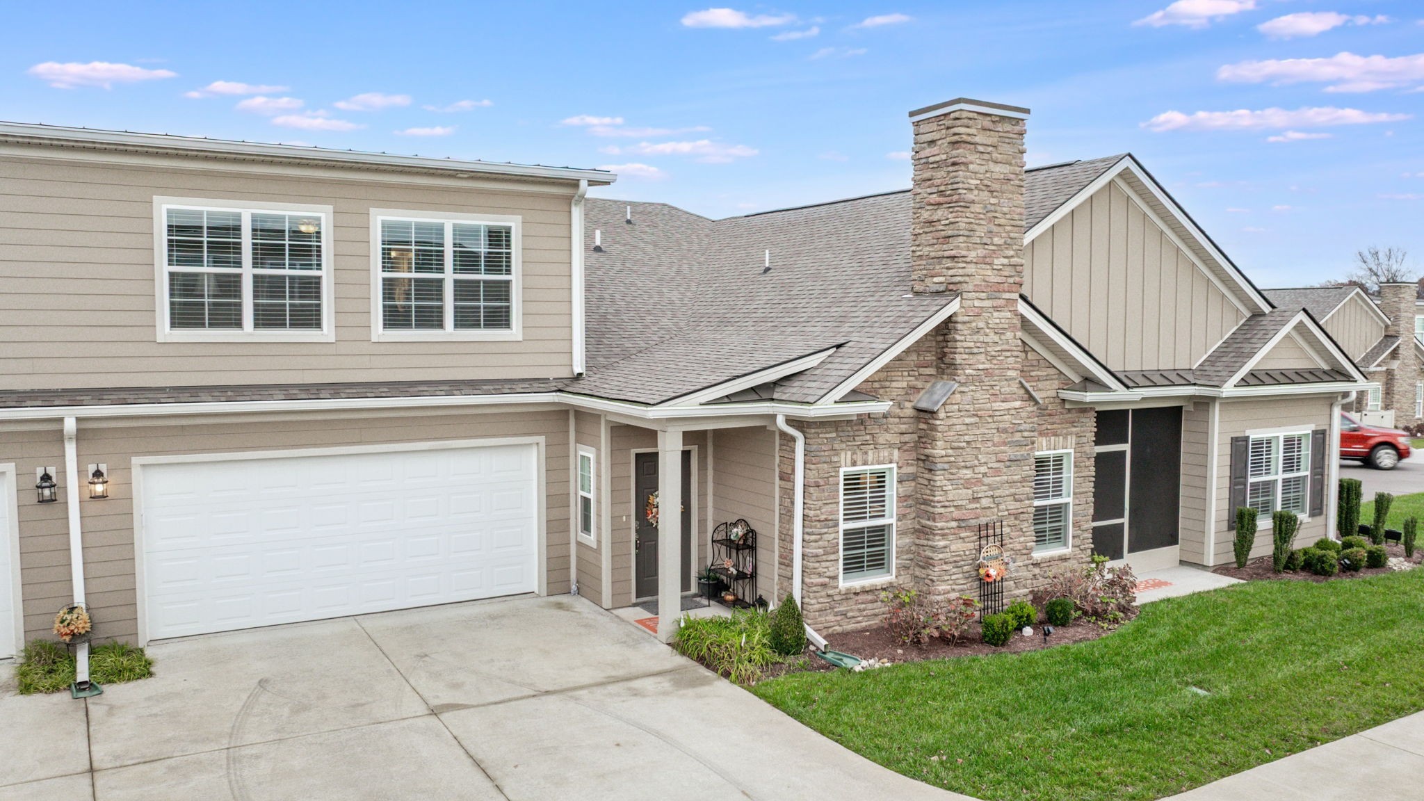 2460 Stonecenter Ln