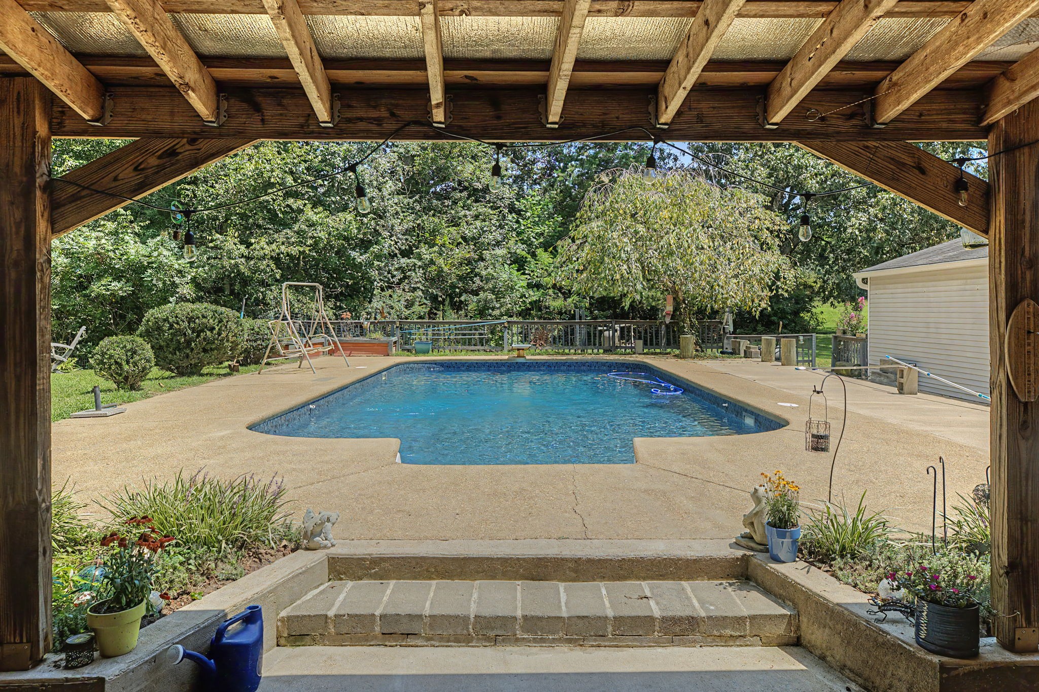 131 Holiday Acres Dr
