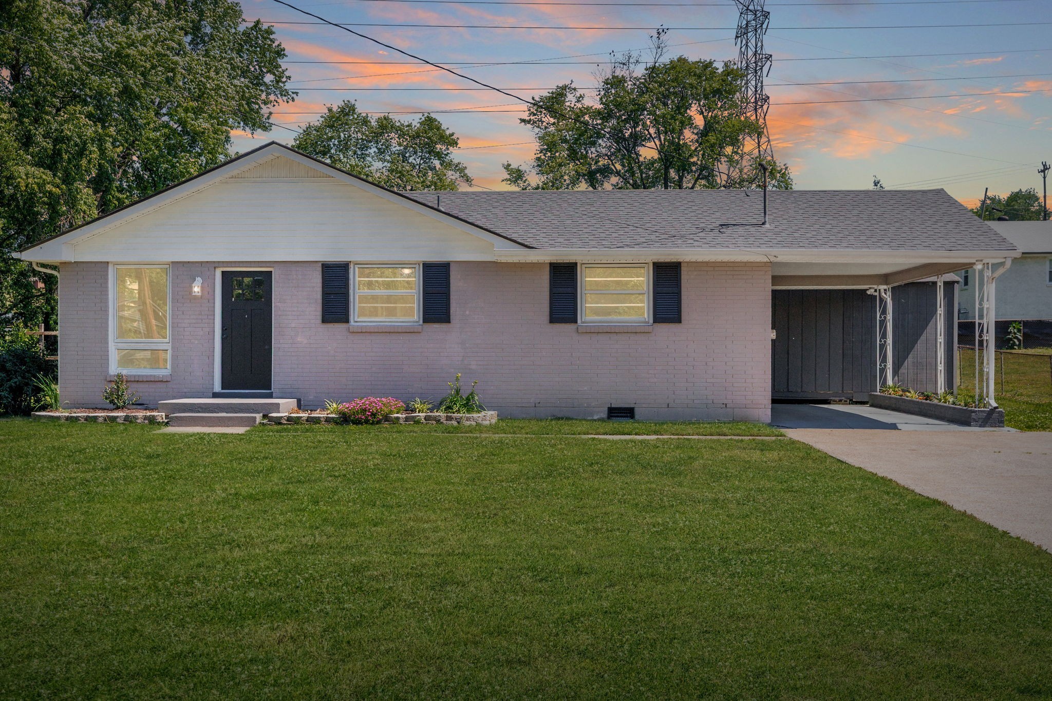 3228 Cloverwood Dr