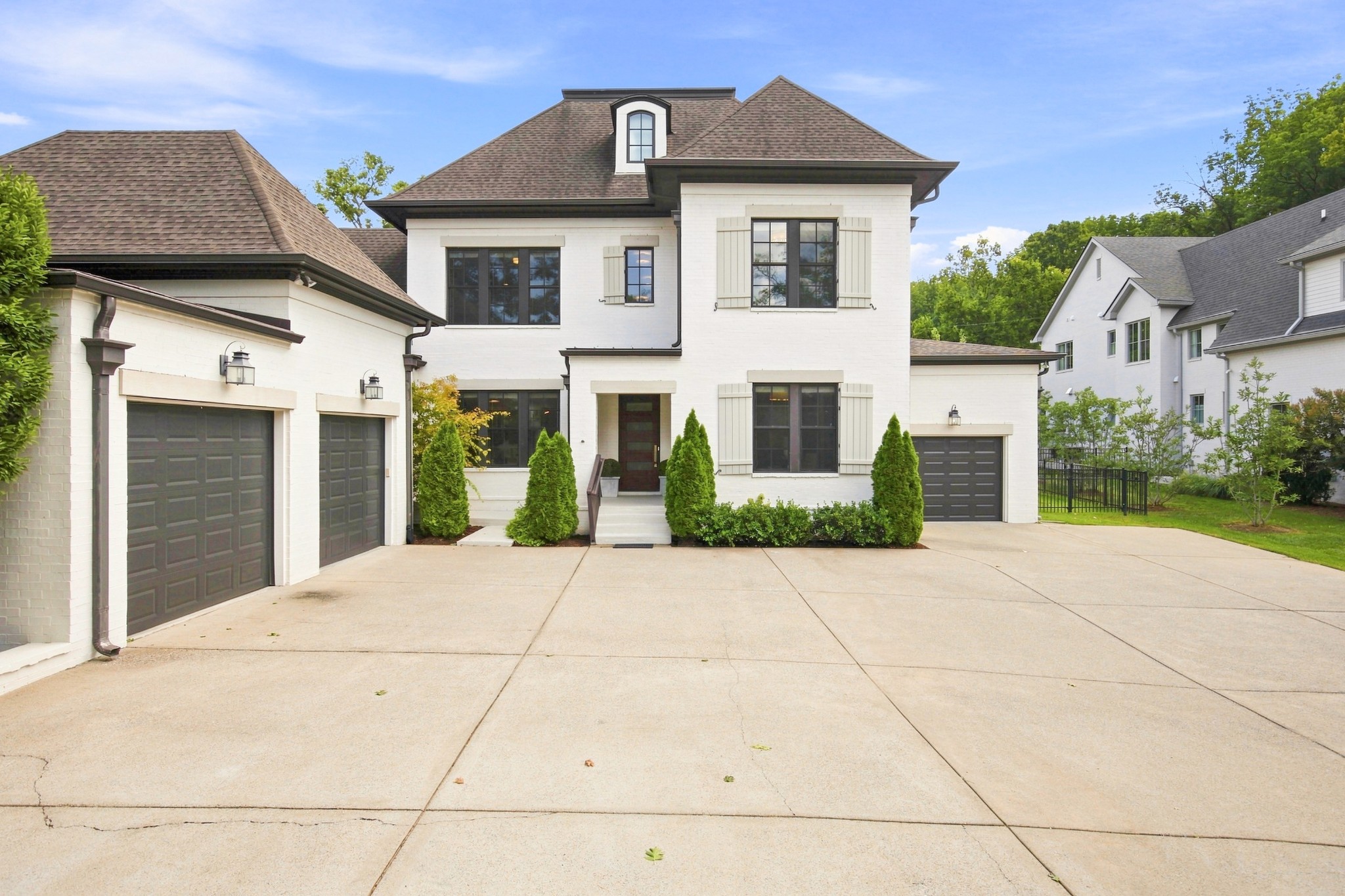 906 Lynnwood Blvd